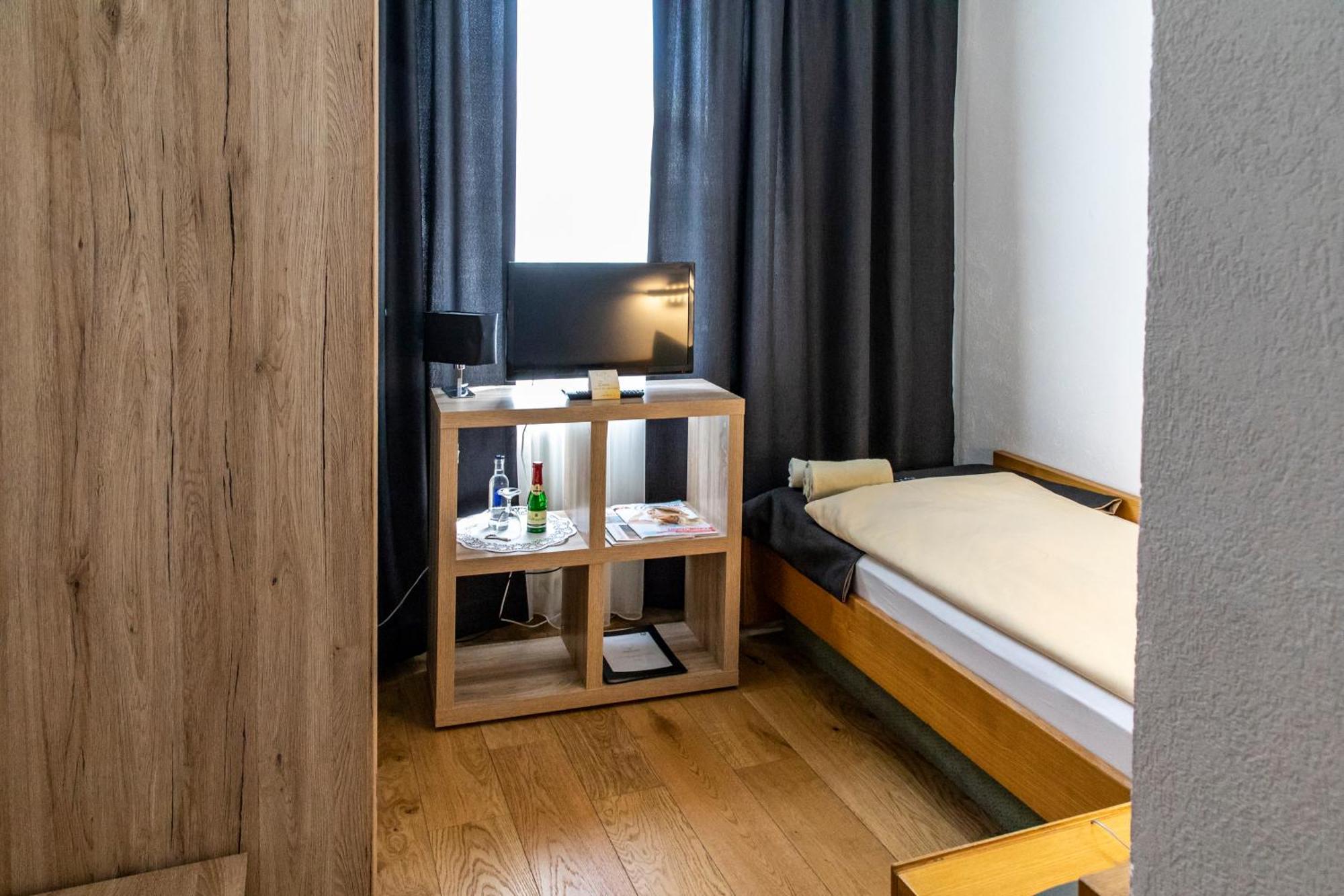 Hotel Jaegerhaus In Singen Am Hohentwiel Экстерьер фото